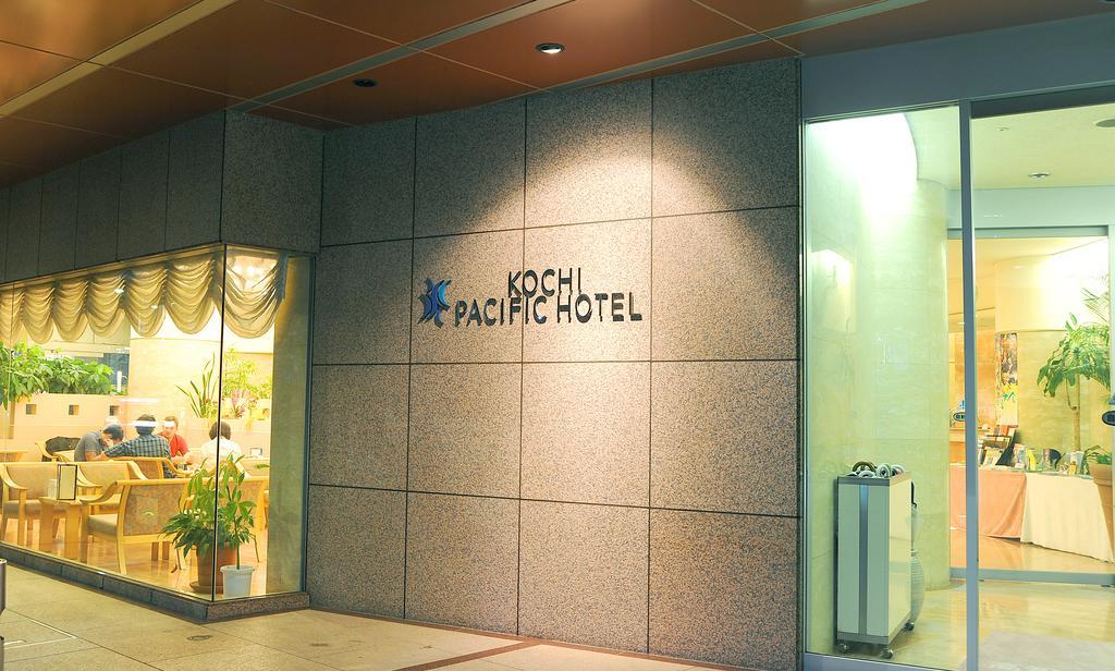 Kochi Pacific Hotel Buitenkant foto